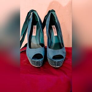 Jennifer Lopez Wedge Platform Shoes. 7